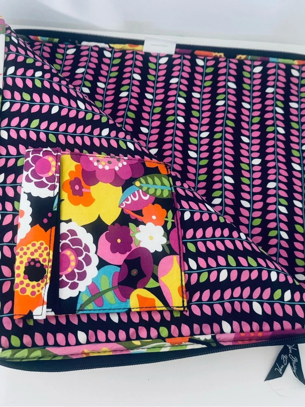 Vera Bradley Va Va Bloom Quilted Laptop Sleeve Padded Soft Zips Inside Pocket